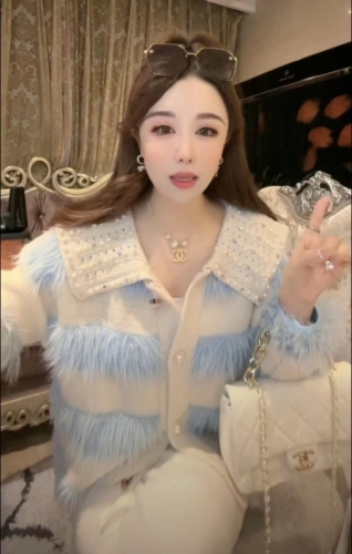 Light luxury and high-end heavy-duty beaded doll collar mink fur splicing sweater jacket for women contrasting color knitted cardigan top