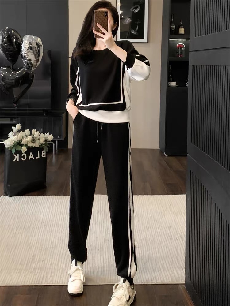 Fashion casual suit for women 2023 autumn new loose slimming black and white stitching sweatshirt and sweatpants sports two-piece set