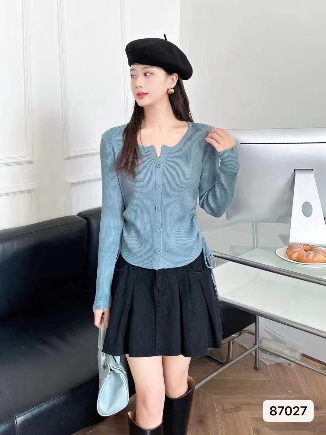2023 new autumn and winter Korean style simple V-neck pit strips drawstring on both sides slimming long-sleeved cardigan tops for women