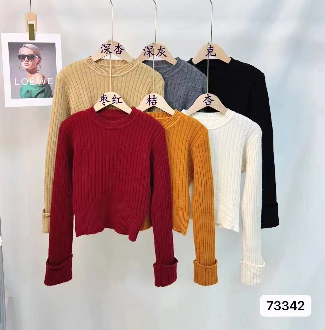 2023 autumn and winter new design French simple round neck solid color waist versatile long-sleeved top for women