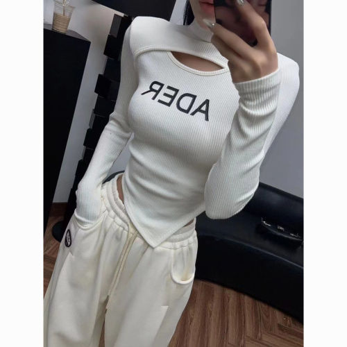 DeRong Sweet Hot Girl Slim Long Sleeve Letter Hollow Pleated Waist Irregular Brushing