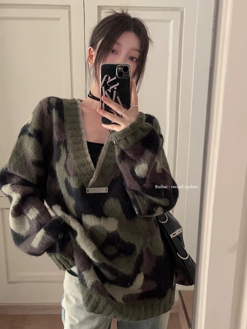 American retro camouflage design mohair deep V-neck sweater for women autumn and winter lazy loose soft waxy sweater top