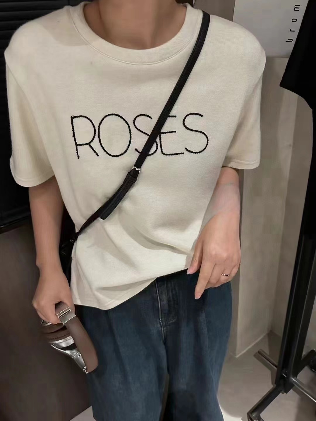 Thickened embroidered T-shirt short-sleeved women's 2024 spring pullover round neck slim slim small version fashionable bottoming top