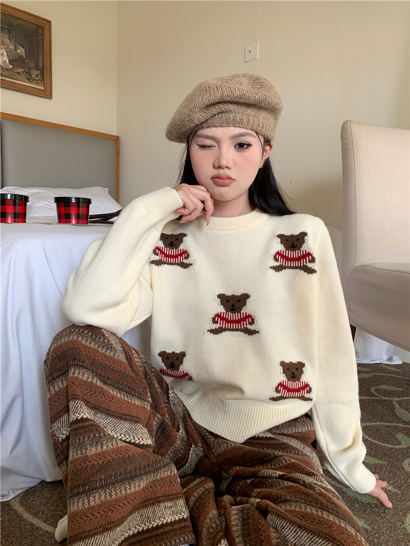 實拍 復古寬鬆小熊套頭短款毛衣