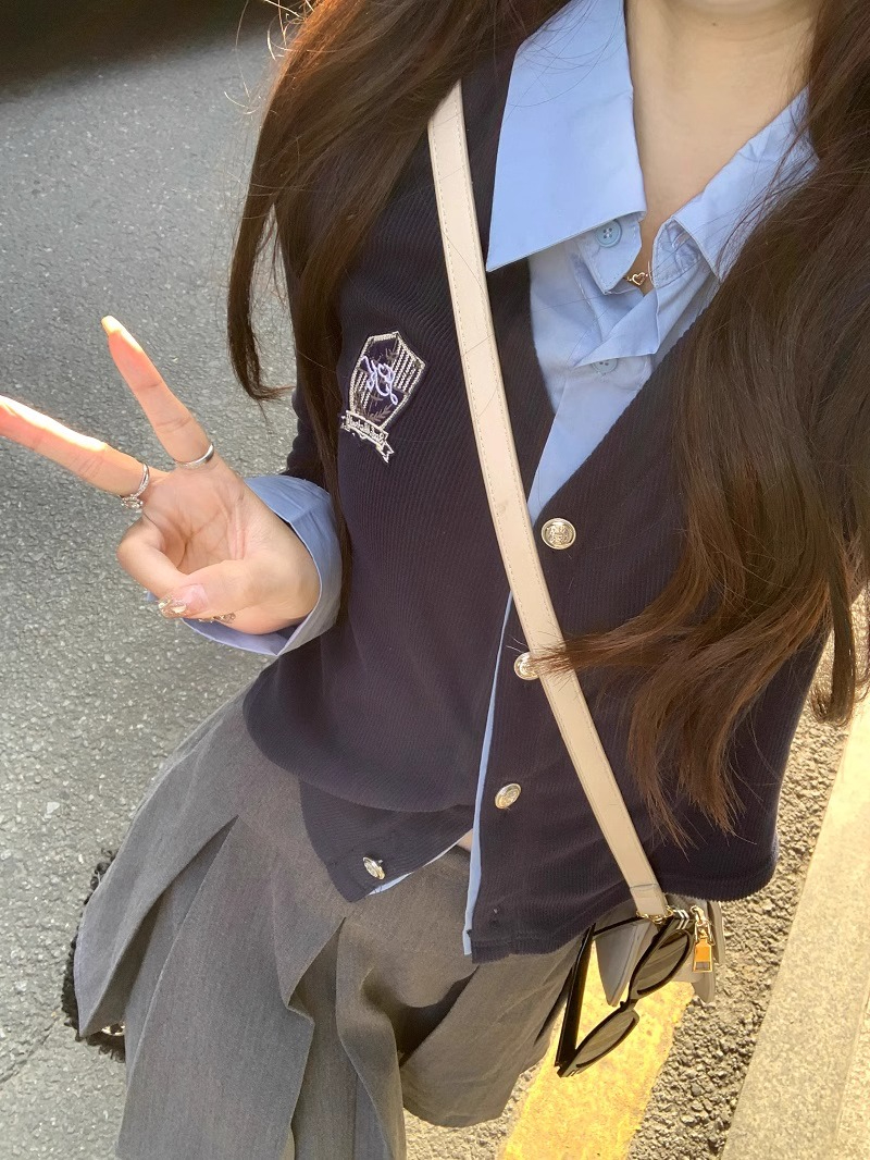 Blue college style fake two-piece shirt for women, autumn design long-sleeved shirt, slim fit, short bottoming top