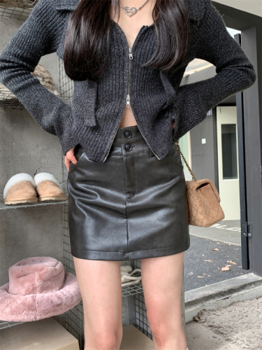 Actual shot of new versatile high-waisted leather skirt, skirt and short skirt for women