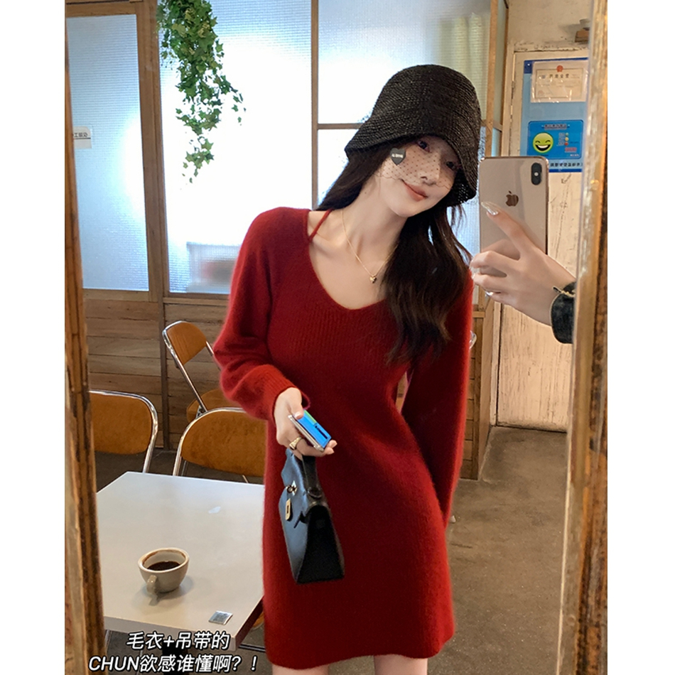 Lazy style V-neck spaghetti straps lantern sleeve red knitted dress for women in winter