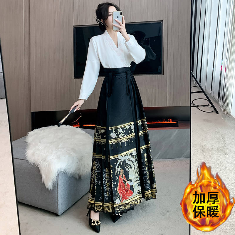 Actual shot of new Chinese-style improved tops for women in autumn and winter, high-end phoenix horse-faced skirts, daily wear that can be worn in all seasons