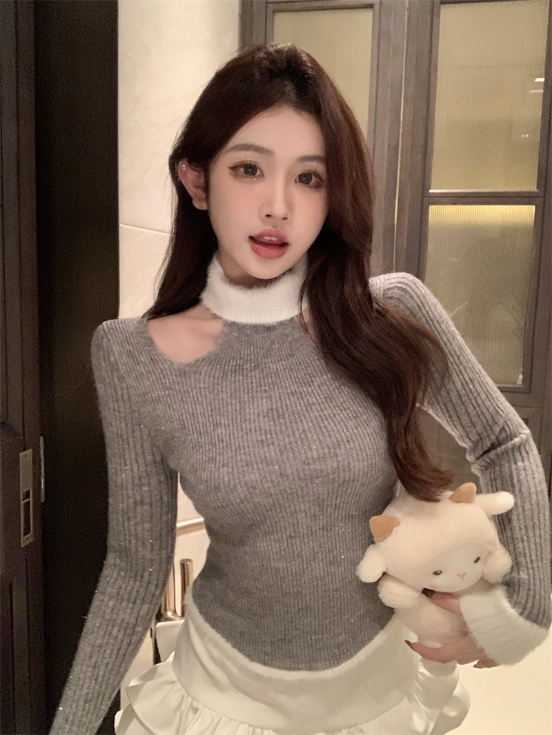 Actual shot of autumn and winter design retro French style collarbone-exposed halter neck knitted top