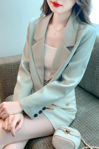 Real shot of small suit women's short coat spring and autumn small casual temperament top design professional suit