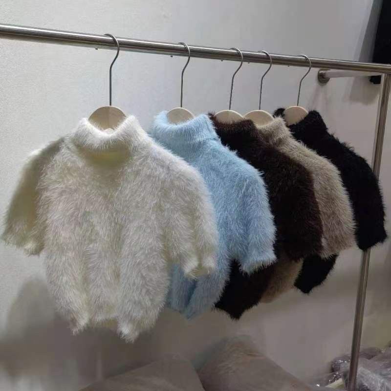 Miss titi's first snow in Tokyo shows proportions. Two-color high-neck short furry short-sleeved slim autumn and winter top