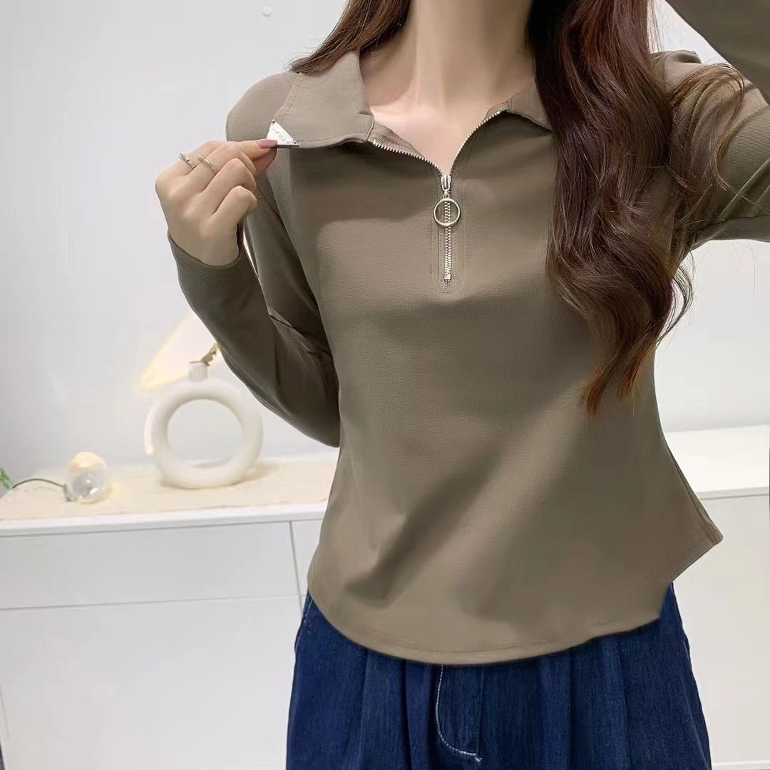 Actual shot of 2023 new autumn clothing for fat mm hot girls with half-open collar and flesh-covering long-sleeved T-shirt bottoming shirt