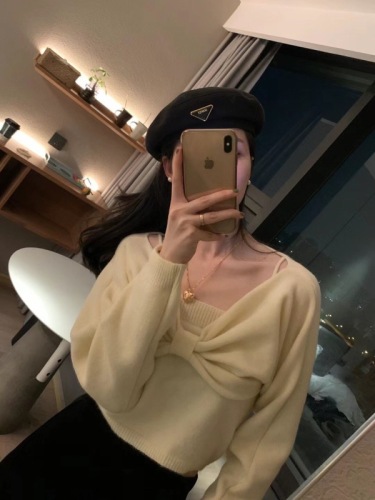 Gentle wind soft waxy blouse short sweater women's lazy high-end autumn design niche knitted sweater two-piece set