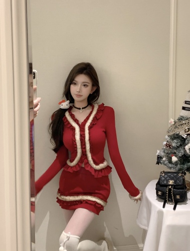 Real shot of Christmas and New Year atmosphere, temperament, splicing design, jacket, high waist, slim skirt suit, new autumn and winter style