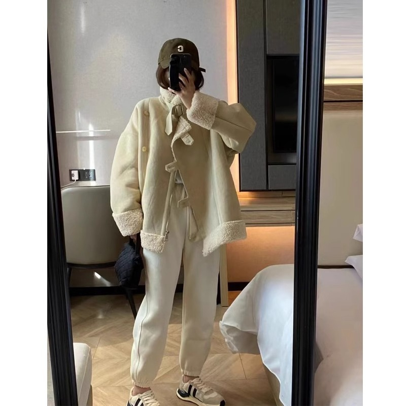 Short lamb wool coat for women 2023 autumn and winter new lamb wool fur all-in-one winter coat thickened light mature style cotton coat