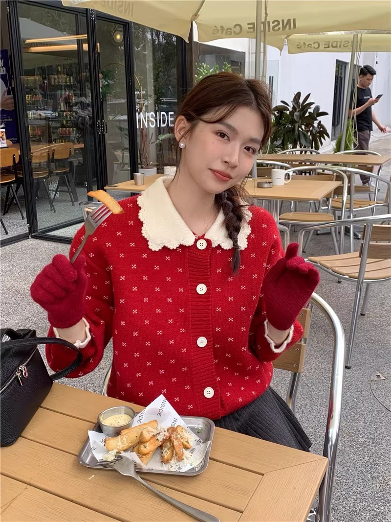 Korean chic autumn and winter niche gentle style doll collar contrasting color jacquard versatile slimming sweater sweater jacket for women