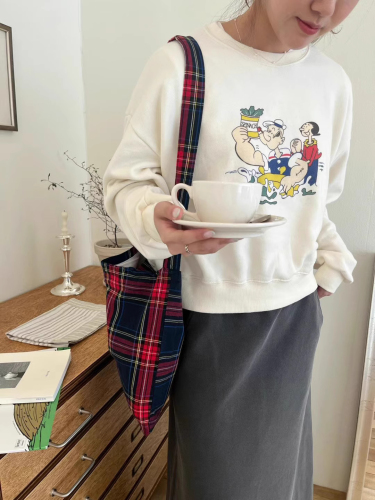 Official picture Korean version of the new autumn letter cartoon pattern loose velvet thickened versatile long-sleeved sweatshirt for women