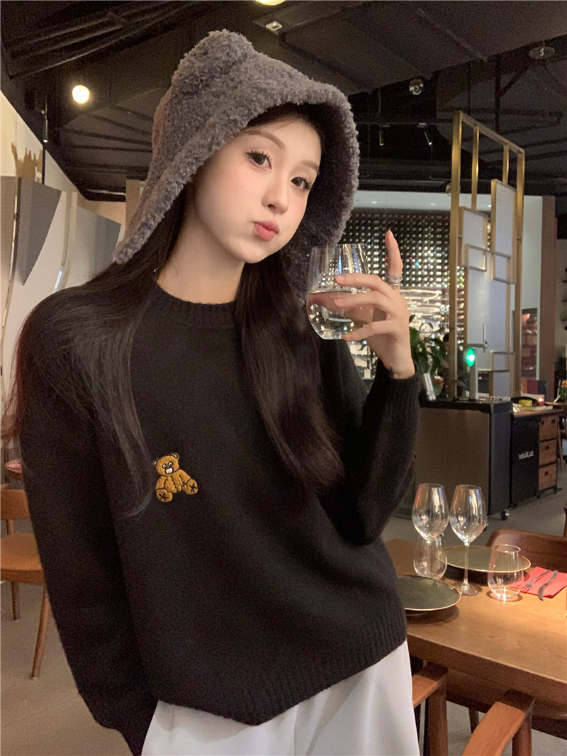 Actual shot of the new Korean style ins cute bear embroidered pullover versatile thickened loose outer sweater