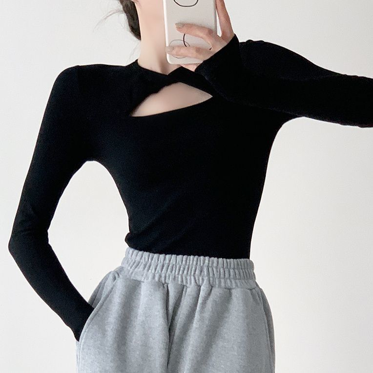 Tailor it as you like Design niche black knitted long-sleeved bottoming shirt for women Spring and Autumn 2023