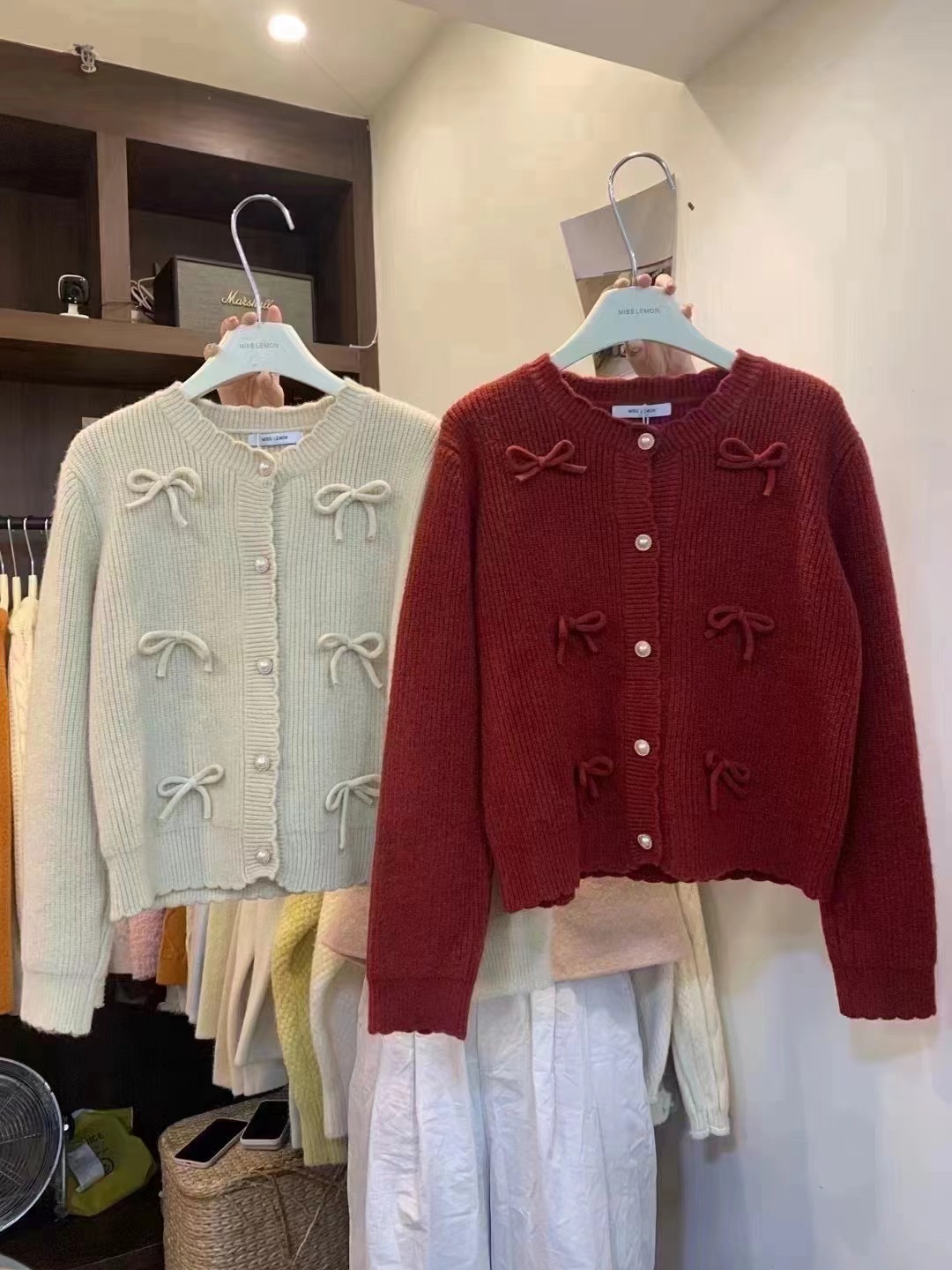 2023 new winter heavy industry small fragrant bow soft and waxy versatile temperament retro slim sweater