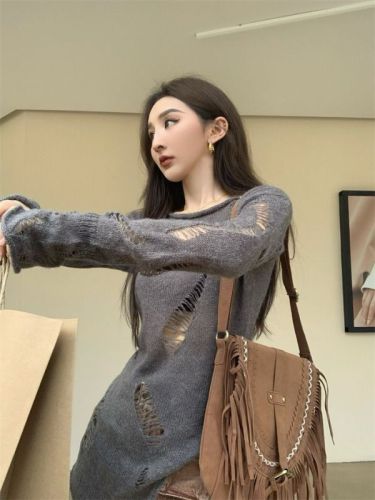 2 colors/Korean version slimming and lazy ripped long-sleeved top