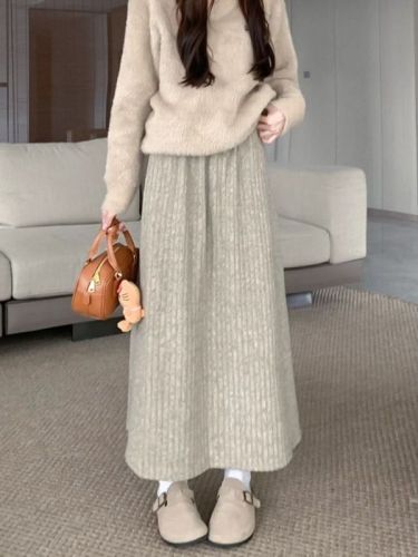 Velvet thickened skirt women's autumn and winter Korean version 2023 new high-waisted slimming mid-length large hem A-line skirt ins