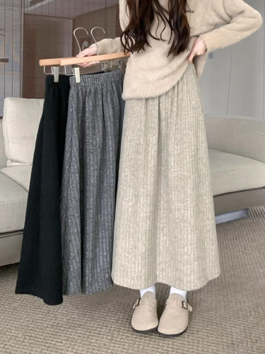 Velvet thickened skirt women's autumn and winter Korean version 2023 new high-waisted slimming mid-length large hem A-line skirt ins
