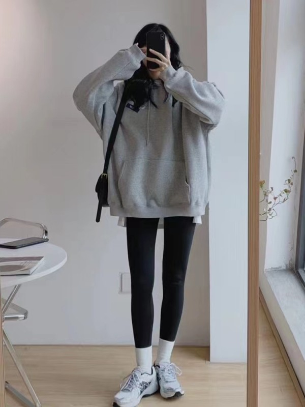 2023新款加絨加厚圓領印花衛衣女