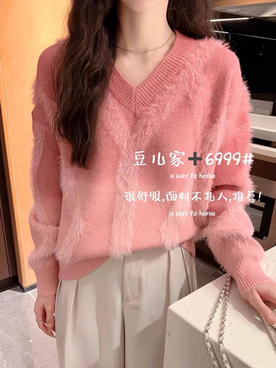 Sweater women's 2023 new winter Internet celebrity gradient color foreign style fashionable mink velvet V-neck all-match top