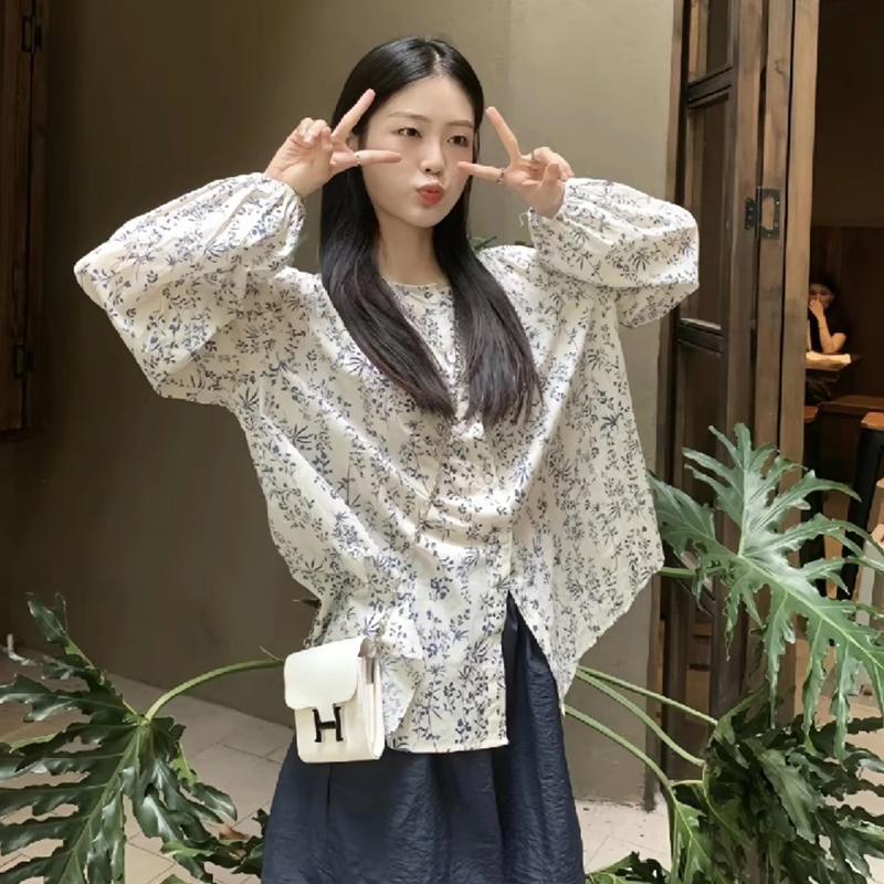 Retro floral long-sleeved shirt for women autumn new design niche casual loose top jacket