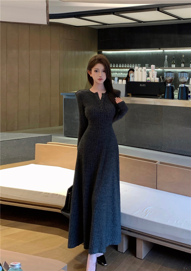 實拍~復古韓系絨感v氣質針織連衣裙高級感收腰顯瘦大裙擺長裙