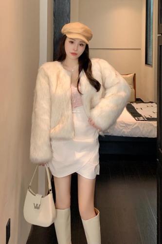 Actual shot of 2023 new socialite winter fur coat for women environmentally friendly artificial fox fur plush warm coat thick