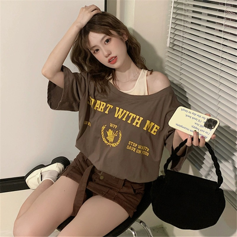 Official photo, short off-shoulder fake two-piece short-sleeved T-shirt for women, summer loose design, niche pure lust temperament top
