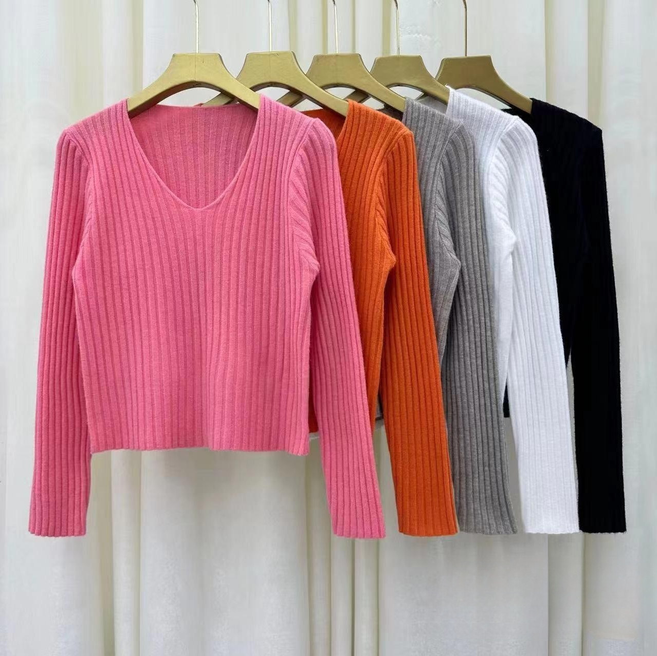 V-neck short sweater for women spring and autumn 2023 new French style slimming inner low-neck long-sleeved knitted bottoming shirt