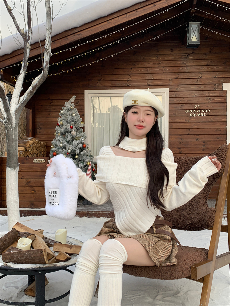 實拍 秋冬設計感不規則女人柔糯顯瘦毛衣掛脖露肩針織衫上衣