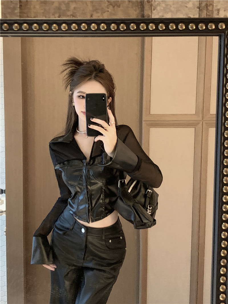 Actual shot ~ 2024 early spring black spliced ​​pu leather design niche slim fit hot girl top