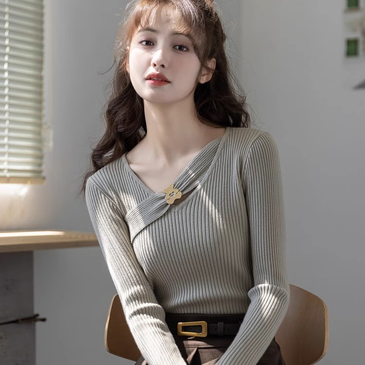 V領修身打底衫女秋冬2024新款針織小眾冷淡系洋氣法式別致小上衣