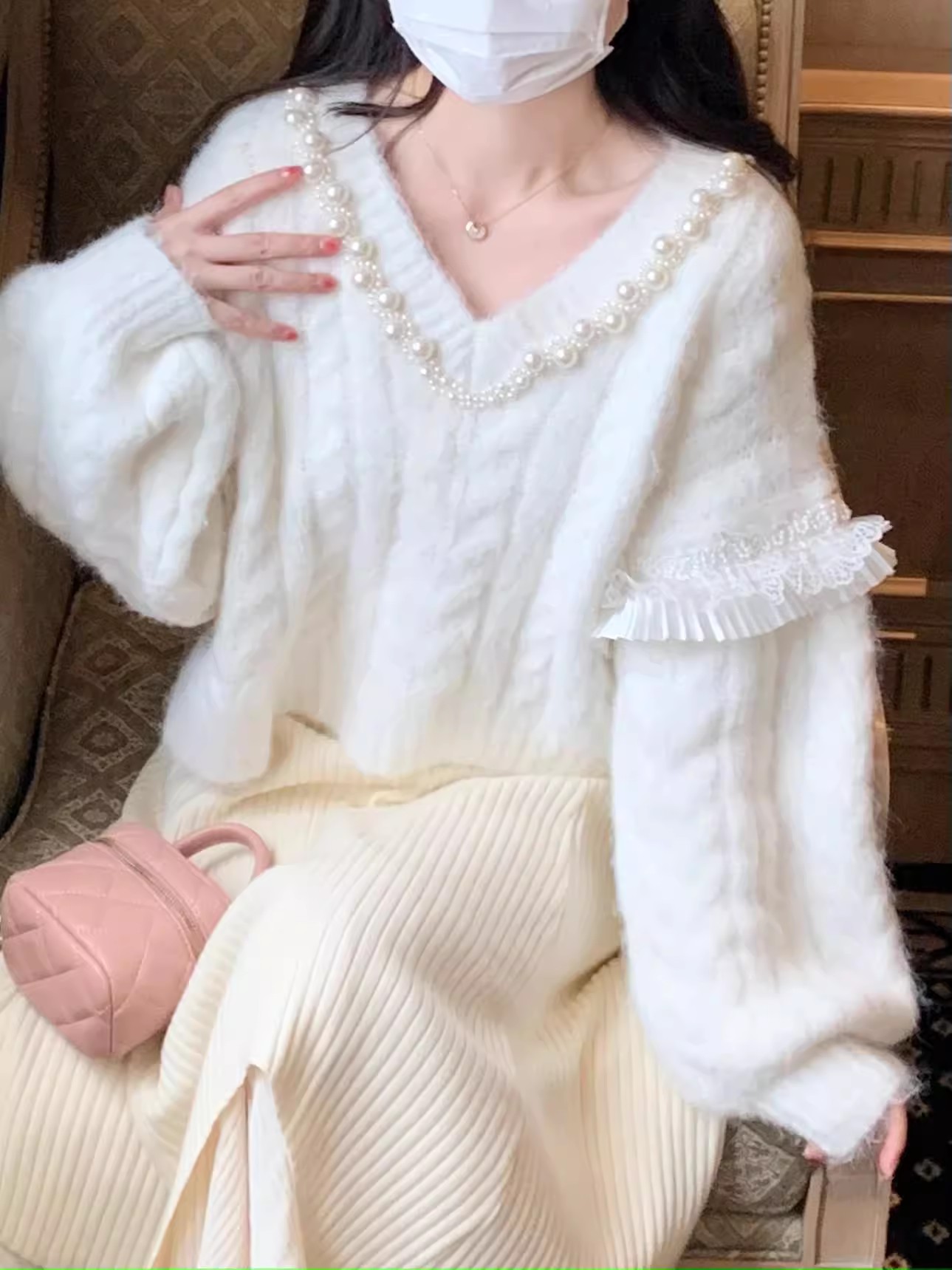 游小姿2023秋冬新款珍珠領重工蕾絲小個子軟糯慵懶溫柔奶白色毛衣