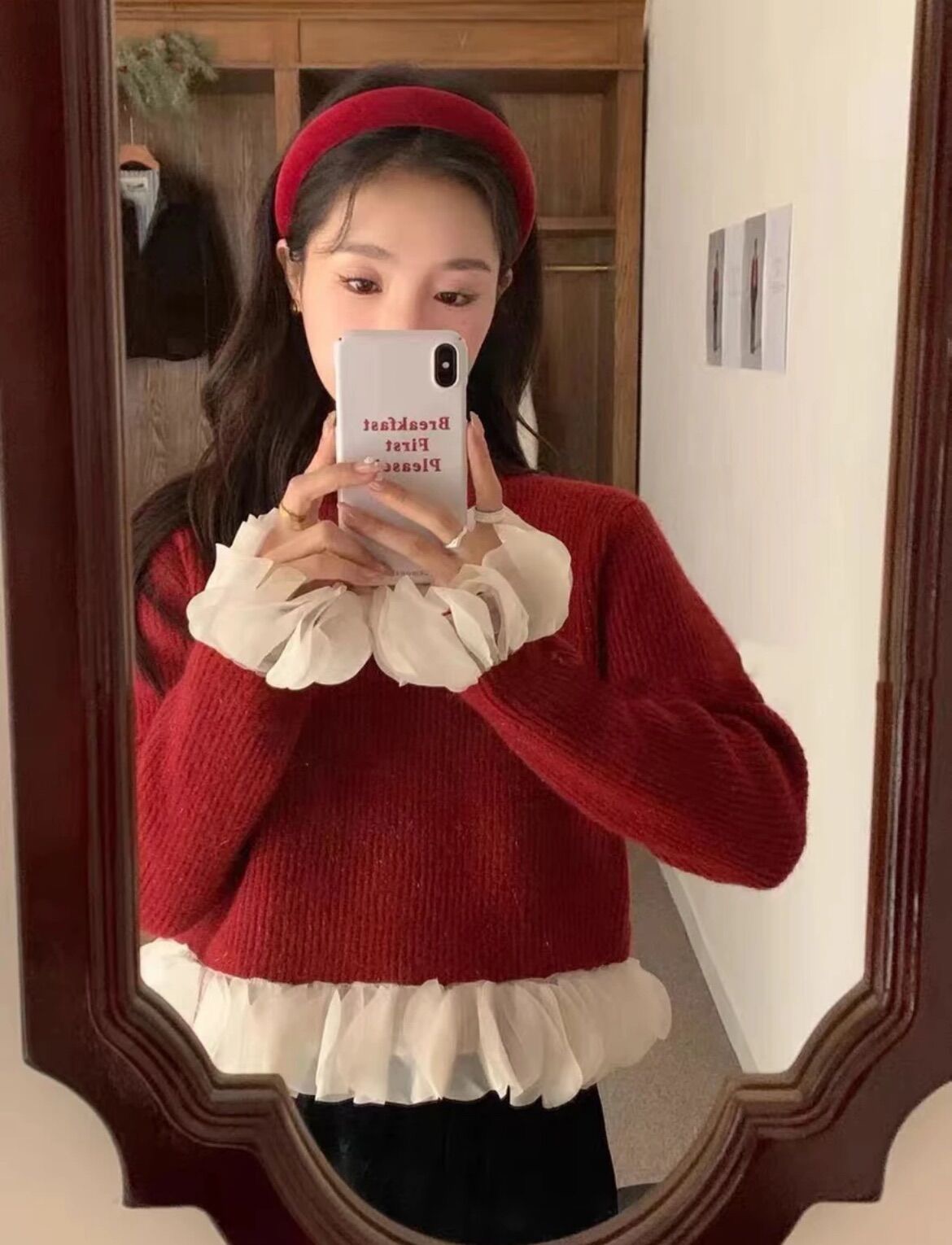 Yangyang carefully selected-French retro contrasting color petal round neck pullover top for women, fashionable design
