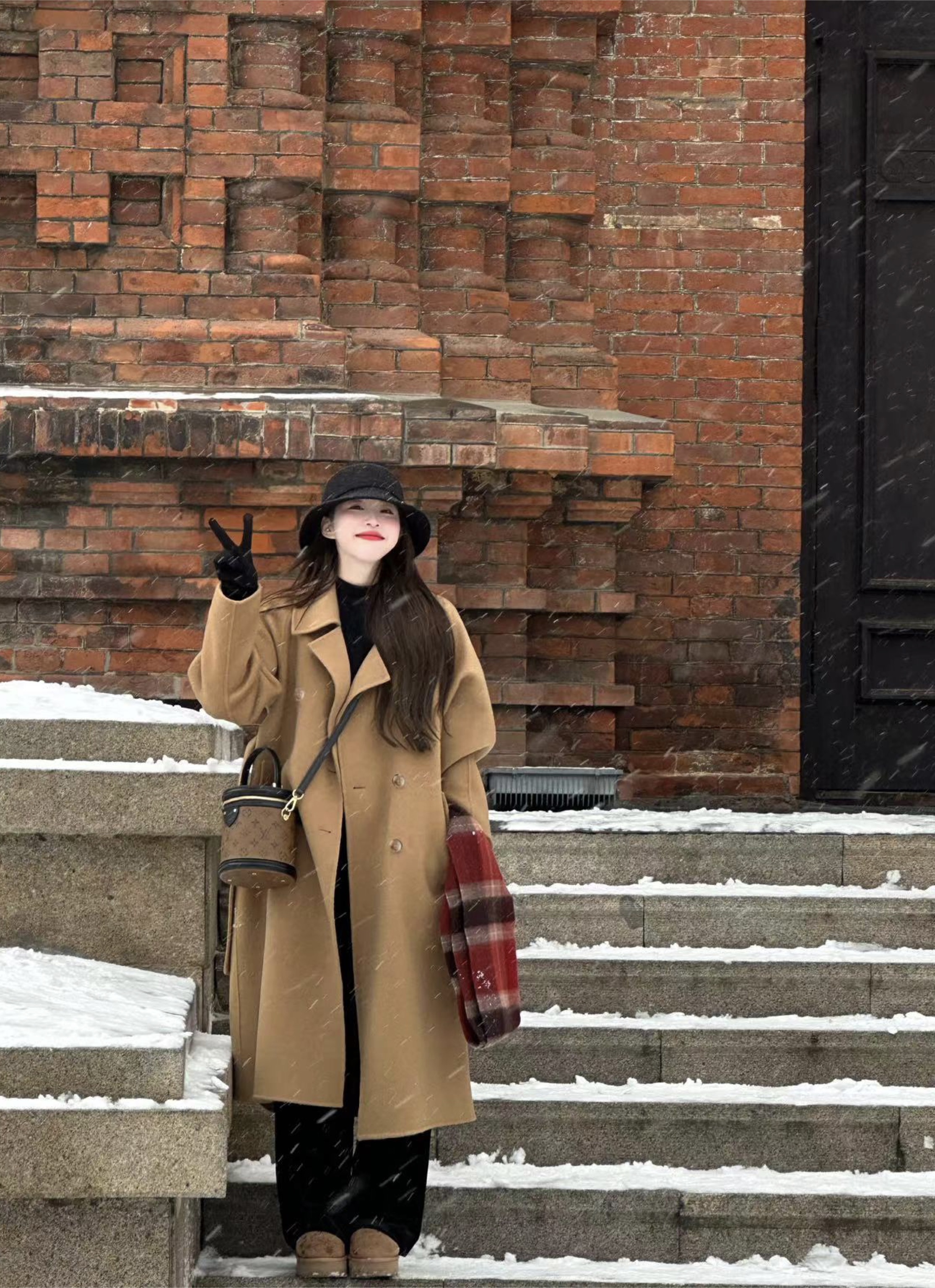 Real shot of camel woolen coat for women mid-length thickened knee-length Hepburn style dragon and phoenix woolen coat