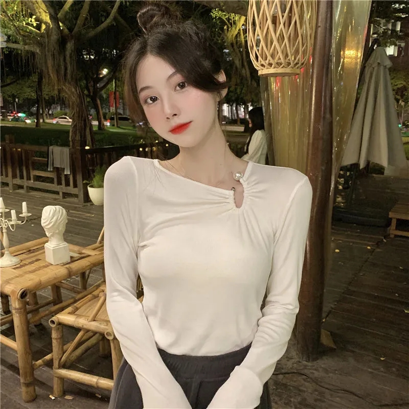 2023秋冬新款純欲風長袖T恤女珍珠設計感小眾氣質修身打底衫上衣