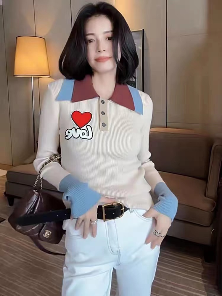 復古貼標愛心拼色Polo領針織衫女冬季新款慵懶風時尚減齡打底毛衣