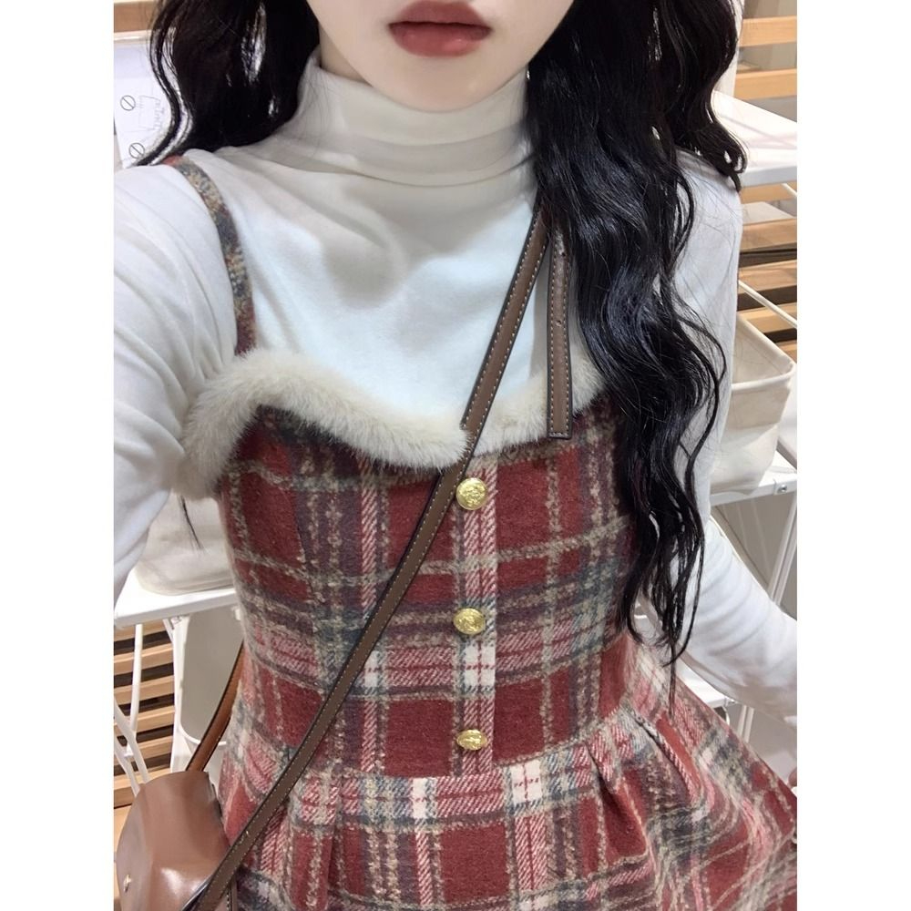 毛毛拼接格紋吊帶連衣裙女秋冬2023新款法式收腰顯瘦中長款A字裙