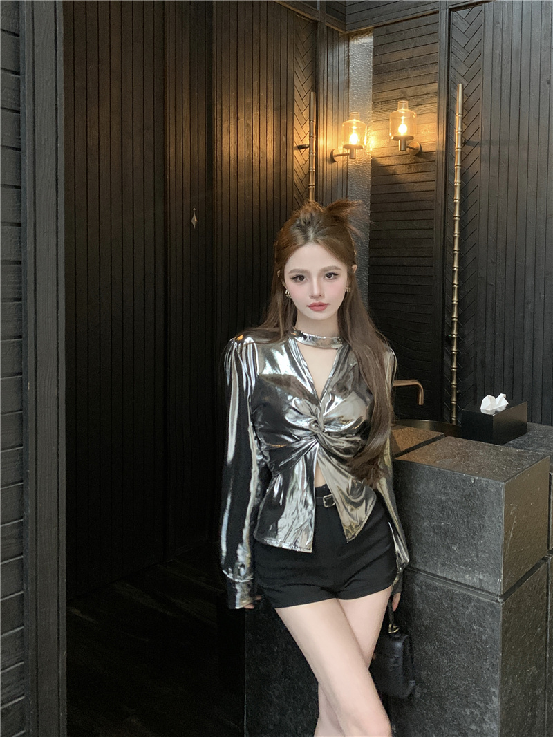 實拍~2024早春新款掛脖V領襯衫女扭結開叉設計感小眾打底上衣