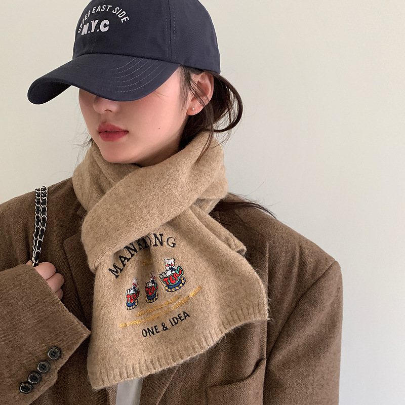 刺繡針織毛線圍巾女冬季學生2023新款高級感保暖加厚圍脖純棕色冬