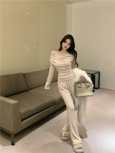 Real shot!  Autumn and winter oblique shoulder age-reducing long-sleeved top suit women's elastic waist wide-leg casual pants