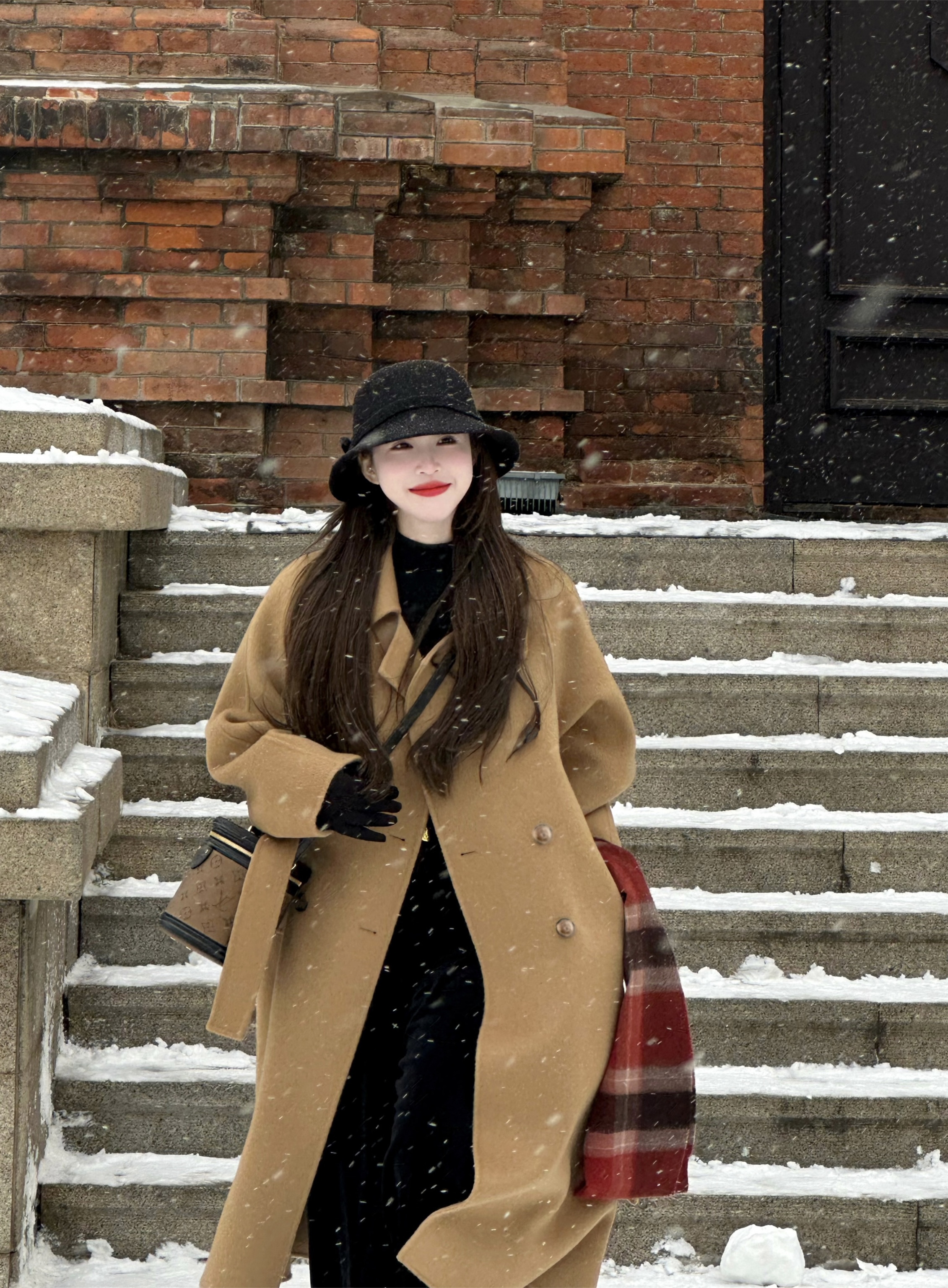 Real shot of camel woolen coat for women mid-length thickened knee-length Hepburn style dragon and phoenix woolen coat