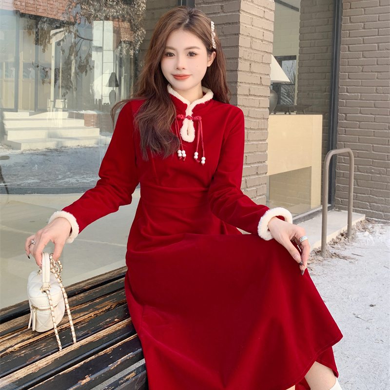新中式復古連衣裙2024新年紅色加絨保暖改良旗袍裙子訂婚領證長裙