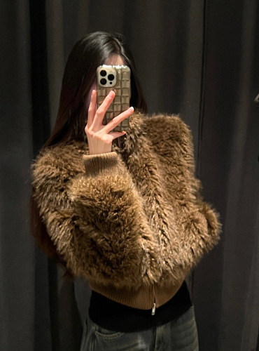 Real shot of stand-up collar zipper fur coat, retro lazy style Maillard thickened warm top