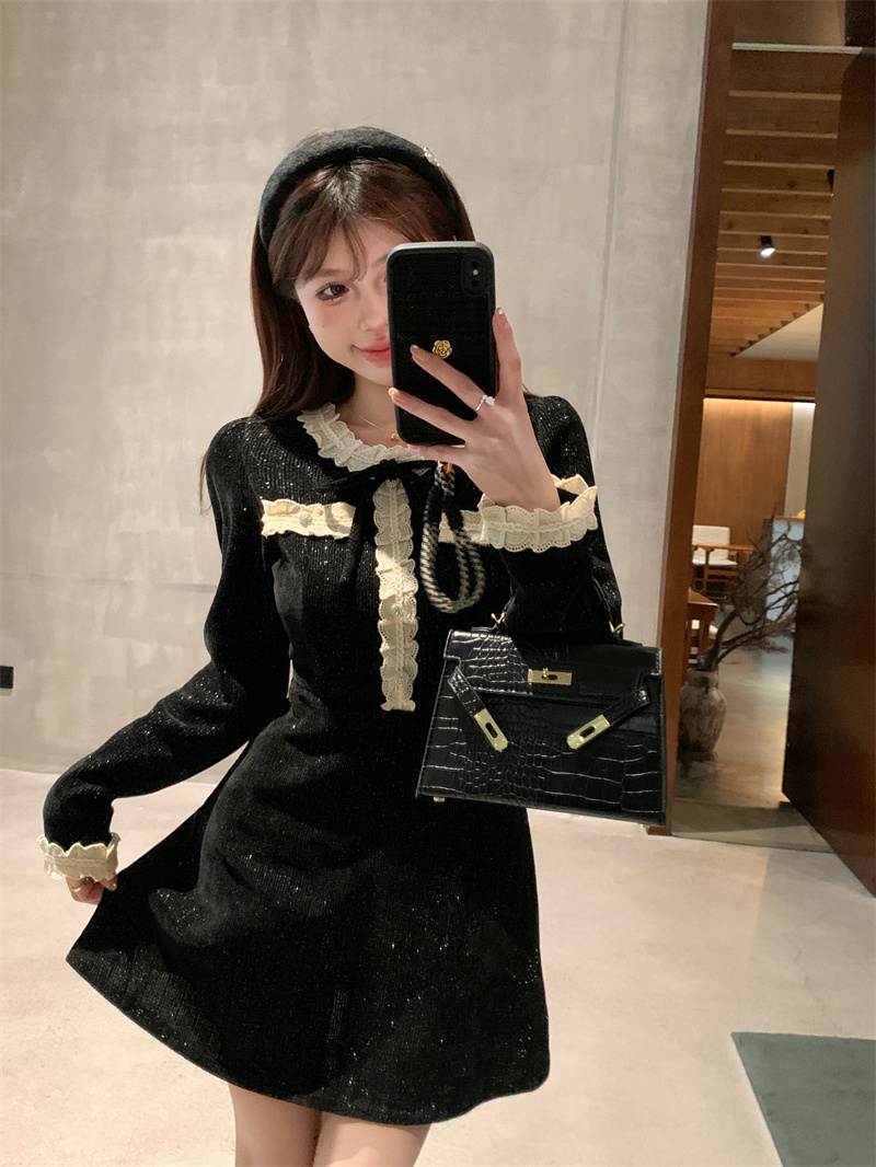 Actual shot of Xiaoxiangfeng sparkling princess little black dress with lace stitching and velvet thickening dress for women
